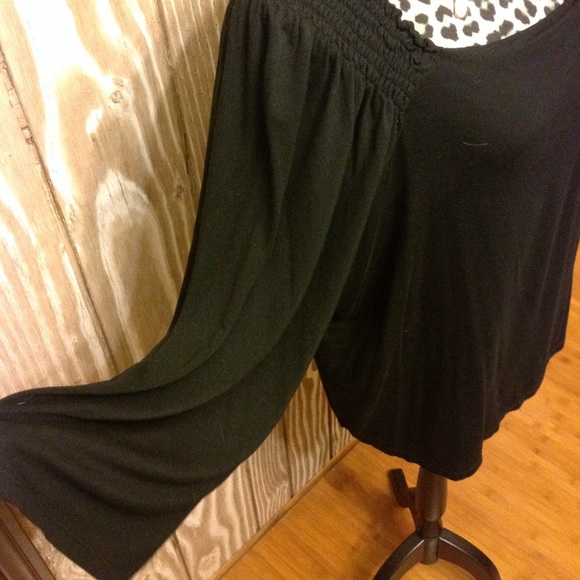 IMAN Off or On Shoulder NEW WITH TAGS Top - Picture 5 of 8